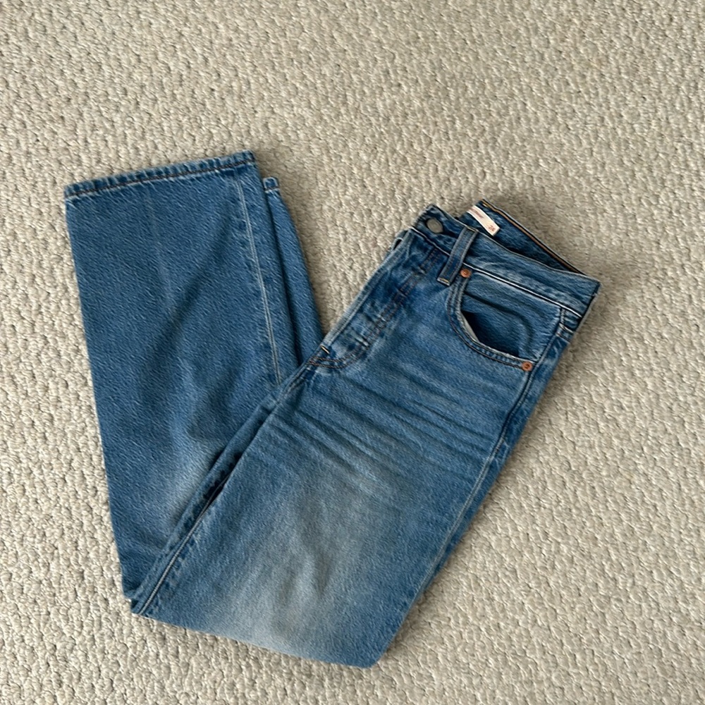 Levi’s Ribcage Straight - At the Ready Wash - 24